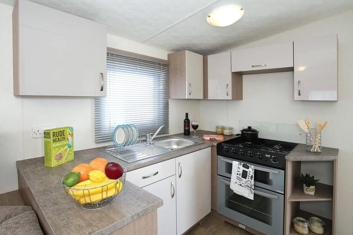 Roselands Caravan Park, Nr Lands End, Cornwall Сейнт-Джаст Экстерьер фото