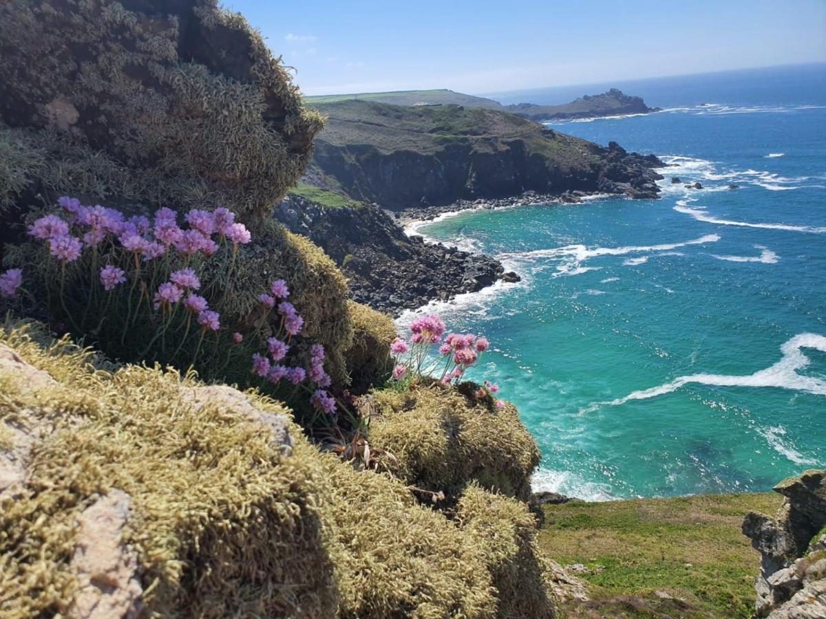 Roselands Caravan Park, Nr Lands End, Cornwall Сейнт-Джаст Экстерьер фото