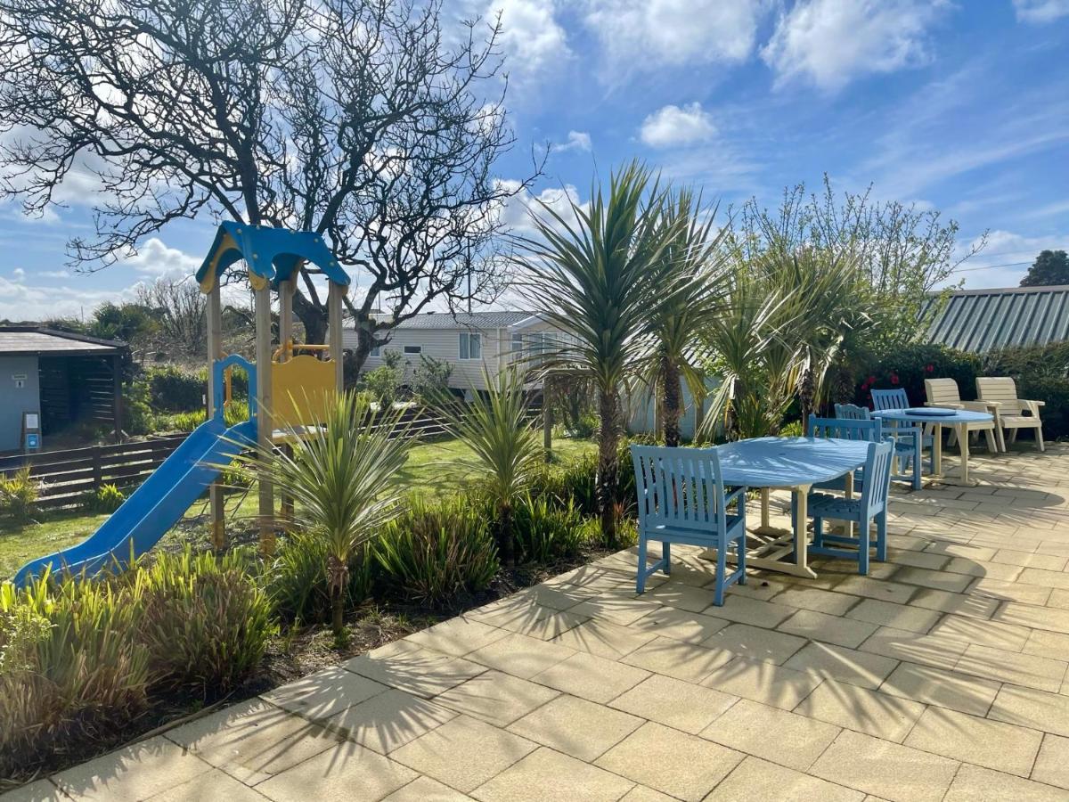 Roselands Caravan Park, Nr Lands End, Cornwall Сейнт-Джаст Экстерьер фото