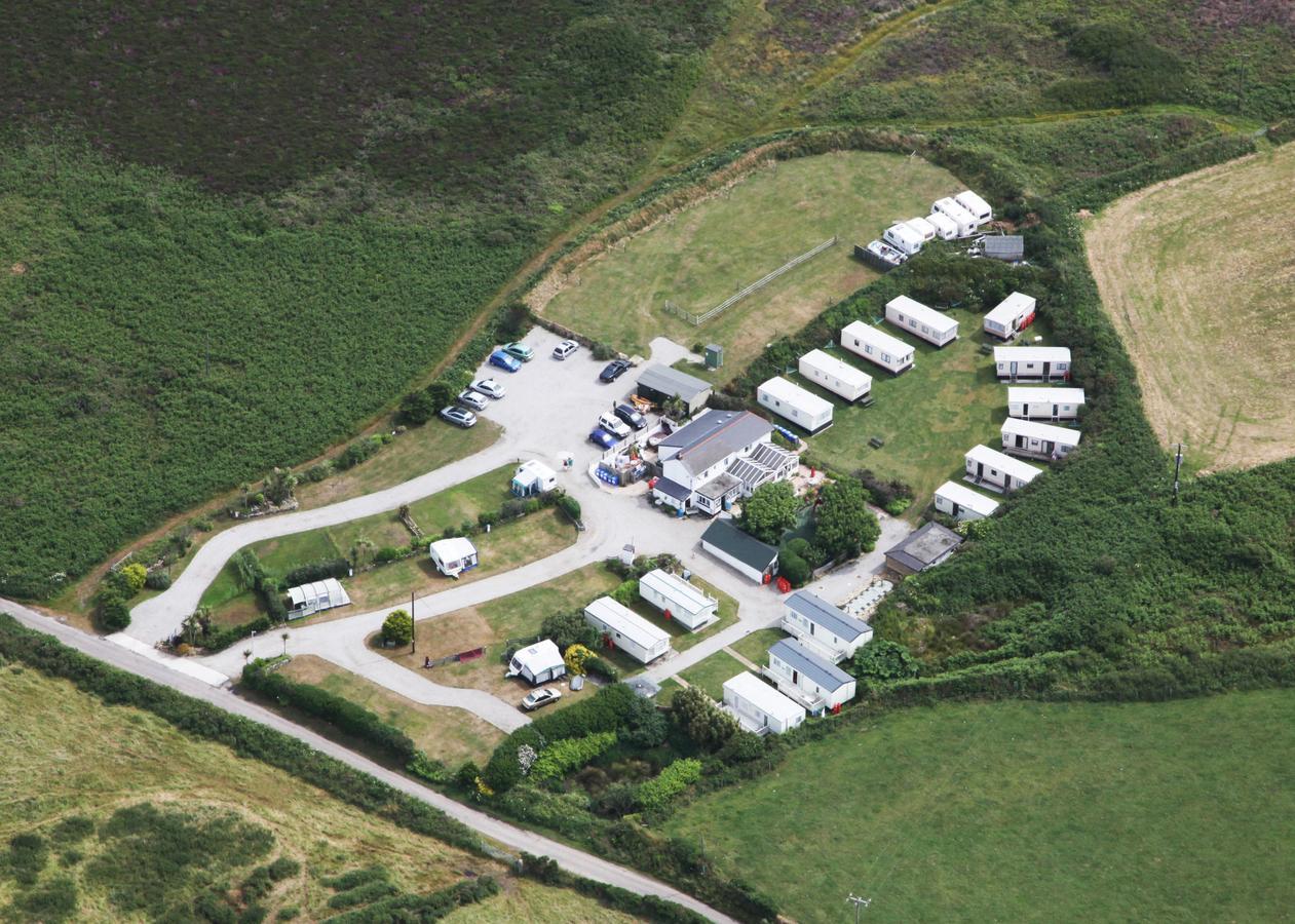Roselands Caravan Park, Nr Lands End, Cornwall Сейнт-Джаст Экстерьер фото