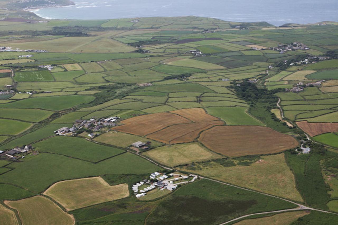 Roselands Caravan Park, Nr Lands End, Cornwall Сейнт-Джаст Экстерьер фото